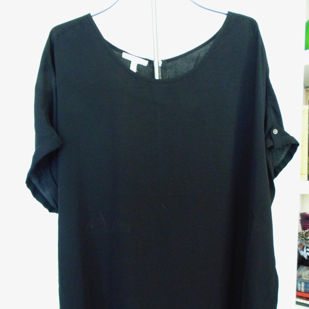 NEW 2X Plus Size Black Scoop Neck Tab Short Sleeve Zipper Back Blouse Top